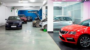 എന്തിന് പുത്തൻ വാങ്ങണമെന്ന് മലയാളി; ദില്ലിയിൽ നിന്ന് കേരളത്തിലേക്ക് പ്രീമിയം യൂസ്ഡ് കാറുകളുടെ ഒഴുക്ക്