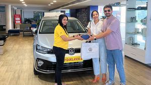 'രതിനിർവേദത്തിലെ പപ്പു'വിന്റെ യാത്രയിനി ഫോക്‌സ്‌വാഗന്റെ ആഡംബരത്തിൽ; വാങ്ങിയത് 16.39 ലക്ഷത്തിന്റെ കാർ