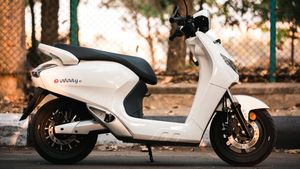 ഒറ്റയടിക്ക് വെട്ടിക്കുറച്ചത് 24,000 രൂപ, പെട്രോൾ മോഡലുകളേക്കാൾ കുറഞ്ഞ വിലയിൽ ഈ ഇലക്‌ട്രിക് സ്‌കൂട്ടർ വാങ്ങാം