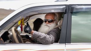 യോഗി വേറെ ലെവലാണ്, സദ്ഗുരു ജഗ്ഗി വസുദേവിൻ്റെ വാഹന കളക്ഷൻ കണ്ടോ