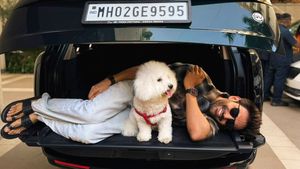 പ്രതിഫലം വാങ്ങുന്നത് 25 കോടി രൂപ, പുത്തൻ ആഡംബര കാറിനായി 4.94 കോടി മുടക്കി ബോളിവുഡിന്റെ ഷെഹ്‌സാദ