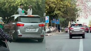 എങ്കപ്പ റിച്ച് ഡാ! കാശിന്റെ ഹുങ്കിൽ ഓടുന്ന കാറിൽ നിന്ന് കുബേര പുത്രന്മാരുടെ വാട്ടർ ബലൂൺ വിളയാട്ടം