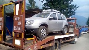 സ്ക്രാപ്‌യാർഡിൽ നിന്ന് വീണ്ടും നിരത്തിലേക്ക്, പൊളിക്കാൻ കൊണ്ടുപോയ റെനോ ഡസ്റ്ററിനായി ഉടമ ചെയ്തത് കണ്ടോ