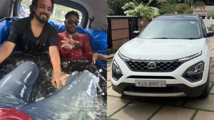 അംബാന്റെ സ്റ്റൈൽ സ്വിമ്മിംഗ് പൂൾ അനുകരണം, അമളി പറ്റി യുട്യൂബർ; പിന്നാലെ രൂക്ഷ വിമശനവും കമന്റ്സിൽ പൊങ്കാലയും