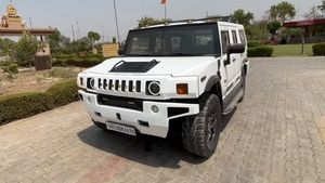 ഹമ്മറും എൻഡവറും ചേർന്ന എൻഡഹമ്മറോ ഇത്, ഈ കസ്റ്റമൈസേഷന് ഒരു കുതിരപ്പവൻ കൊടുത്തേ പറ്റു