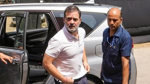 20 കോടിയുടെ സ്വത്തുണ്ട്, പക്ഷേ സ്വന്തമായി കാറില്ല! ഇത്ര സിമ്പിളാണോ രാഹുല്‍ ഗാന്ധി