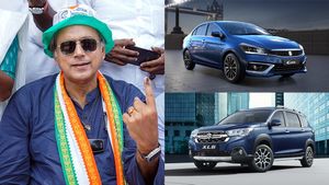 തിരോന്തരത്തെ കൊമ്പനായി തരൂർ, വാഹനങ്ങളുടെ കാര്യത്തിൽ പക്ഷേ വളരെ സിംപിൾ