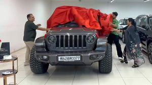 സ്വപ്‌ന വാഹനം വാങ്ങി ബിഗ്‌ബോസ് താരം അഭിഷേക്! വില ഊഹിക്കാമോ?