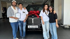 ബോളിവുഡിൻ്റെ ഇഷ്ടഗായകൻ സ്വന്തമാക്കിയത് 1.60 കോടിയുടെ വാഹനം, ചിത്രങ്ങൾ വൈറൽ