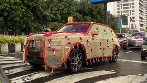 എങ്കിലും റോൾസ് റോയ്സേ നിനക്ക് ഈ ഗതി വന്നല്ലോ; അംബാനി കല്യാണത്തിന് കോലം കെട്ടിച്ച് ആഡംബര കാർ