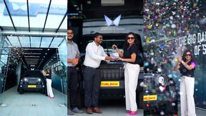 ഇനി ഥാറിൻ്റെ പുത്തൻ മണം, ലക്ഷ്മി നക്ഷത്ര സ്വന്തമാക്കിയ ഓഫ്റോഡർ കണ്ടോ