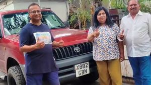 കിലോമീറ്റേഴ്സ് ആൻ്റ് കിലോമീറ്റേഴ്സ്! അമ്മയെ കാണാൻ ലണ്ടനിൽ നിന്ന് കാറോടിച്ച് എത്തി മകൻ, ചിത്രങ്ങൾ വൈറൽ