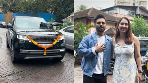 സ്വന്തമായി ബെന്‍സും ഔഡിയും; ദേ ഇപ്പോള്‍ 2.80 കോടിയുടെ ലക്ഷ്വറി എസ്‌യുവിയും വാങ്ങി താരദമ്പതികള്‍