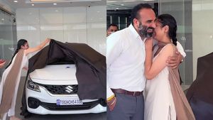 സ്നേഹസമ്പന്നനായ പിതാവ് മകൾക്ക് നൽകിയ വണ്ടി കണ്ടോ, വീഡിയോ വൈറൽ