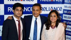 കടക്കെണിയിൽ നിന്നും അച്ഛനെ രക്ഷിച്ച മകൻ, 20,000 കോടി ആസ്‌തിയുള്ള 32-കാരൻ സഞ്ചരിക്കുന്നത് ഈ രണ്ട് കാറുകളിൽ