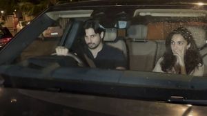 പ്രണയവും കല്യാണവും ആഘോഷമാക്കി, ജീവിതത്തിലേക്ക് പുതിയ അതിഥിയെയും വരവേറ്റ് പ്രിയതാരദമ്പതികൾ 