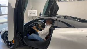 ഇക്കാര്യത്തിൽ മമ്മൂട്ടിക്കും ദുൽഖറിനും പോലും അടുക്കാനാവില്ല, കാർ സ്റ്റാർട്ട് ചെയ്‌ത് വൈറലായ സൂപ്പർനായകനെ കണ്ടോ