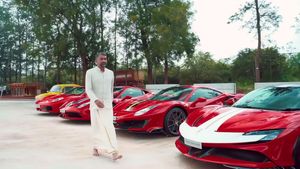 ഇങ്ങേര്‍ക്ക് മുന്നില്‍ അംബാനി ഒന്നുമല്ല! ഇന്ത്യയിലെ ഏറ്റവും ആഡംബരപൂര്‍ണമായ ഗരാജിലെ ആയുധപൂജ വീഡിയോ