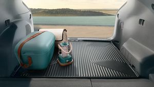 കിയയുടെ ബുദ്ധി അപാരം തന്നെ! സമുദ്രത്തിലെ പ്ലാസ്റ്റിക്ക് മാലിന്യങ്ങളിൽ നിന്ന് കാർ ആക്സസറികൾ 