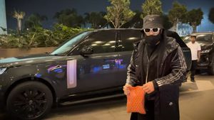 ഇന്ത്യയിലെ നമ്പര്‍ 1 നടിയുടെ ഭര്‍ത്താവും 30 കോടി പ്രതിഫലം വാങ്ങുന്ന നായകനും! പുറത്തിറങ്ങുന്നത് ഇത്ര സിമ്പിളായി