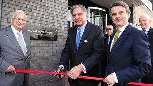 പഴയതും, പുതിയതും ഇനി വരാനിരിക്കുന്ന തലമുറകൾക്ക് പോലും പ്രചോദനം... രത്തൻ ടാറ്റയെന്ന വാഹനപ്രേമിയെ അറിയാം