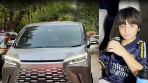 വാടക മാതാവിൽ ജനിച്ച മകന് 3 കോടിയുടെ കാർ!  7300 കോടി ആസ്തിയുള്ള നടനാണ് ഈ കുട്ടിയുടെ അച്ഛൻ