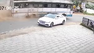 കെഎസ്ആർടിസിയെ എയറിൽ കയറ്റി മഹീന്ദ്ര; നടുറോഡിൽ ലൈവ് ക്രാഷ് ടെസ്റ്റ്