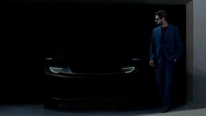 25 കി.മീ മൈലേജുള്ള ടൊയോട്ട കാര്‍, മാരുതിയുടെ കോപ്പിയല്ല കേട്ടോ... അരങ്ങേറ്റം മറ്റന്നാള്‍