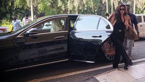 അഭിഷേക് ബച്ചൻ്റെ വരെ മനം കവർന്ന സുന്ദരി, സ്വന്തമാക്കിയത് രണ്ടരക്കോടിയുടെ ആഡംബര സെഡാൻ