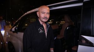 സമ്പത്തിൻ്റെ കാര്യത്തിൽ ബോളിവുഡിലെ ടോപ്പ് കുടുംബം, വീട്ടിലെ കാരണവർ വാങ്ങിയത് 2 കോടിയുടെ എംപിവി