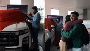 മിഡിൽ ക്ലാസ് ആൺപിള്ളേരുടെ സ്വപ്നം! ഈ മകൻ്റെ അമ്മ ഭാഗ്യവതിയാണ്, വീഡിയോ വൈറൽ