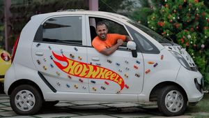 സംഗതി ഹോട്ടാണ്, ഇങ്ങനെയൊരു ഡിസ്പ്ലേ ഇതിനു മുമ്പ് കണ്ടിട്ടില്ല! കൗതുക കാഴ്ച്ചയായി ഹോട്ട്‌വീൽസ് നാനോ