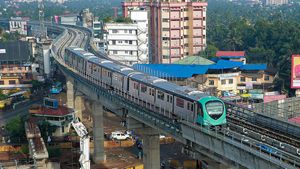 ബിവറേജ് മാത്രമല്ല കേരളത്തിലെ മെട്രോയും ഹിറ്റടിക്കും, യാത്രക്കാരുടെ എണ്ണം 1.30 ലക്ഷം കടന്നു