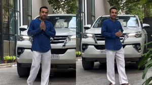 2 നാഷനല്‍ അവാര്‍ഡുള്ള 'കൊടൂര വില്ലന്‍'! ഇവി വിട്ട് ലുക്കിന് പറ്റിയ എസ്‌യുവിയിലേക്ക് മാറിയ നടനെ മനസ്സിലായോ?