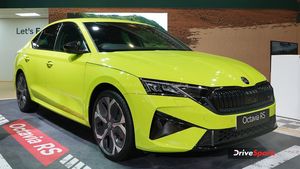 കാല് കൊടുത്താൽ പറപറക്കും! പെർഫോമെൻസിൽ പോളോ ജിടിയുടെ അപ്പനാവും ഈ OG സ്കോഡ