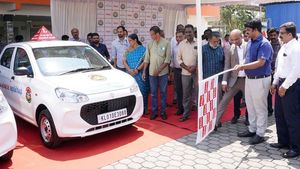 സർക്കാർ വിലാസം ഡ്രൈവിങ്ങ് സ്കൂൾ സൂപ്പർഹിറ്റ്; പുതിയ 21 കാറുകൾ കൂടി ഇറക്കി KSRTC