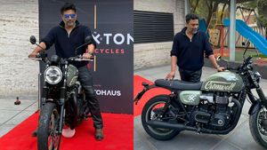 ജോണ്‍ എബ്രഹാമിനെ കടത്തിവെട്ടി കോളിവുഡിന്റെ ചോക്ലേറ്റ്‌ബോയ്! ! ഈ ബൈക്ക് വാങ്ങുന്ന ആദ്യ ഇന്ത്യക്കാരന്‍