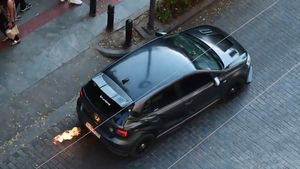 'തീ തുപ്പുന്ന പോളോ കുഞ്ഞു'മായി നടുറോഡില്‍ ഷോയിറക്കി! ഉടമക്ക് സംഭവിച്ചത് കണ്ടോ?