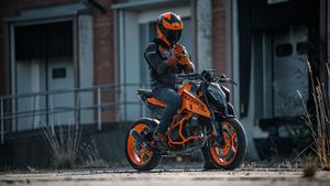 ആക്‌സിലേറ്റർ തിരിച്ച് കൈ കളയേണ്ട, കാറുകളിലെ ജനകീയ ഫീച്ചർ ഇനി 390 ഡ്യൂക്കിലും കിട്ടും! എന്താണെന്ന് പറയാമോ?