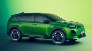 ഇങ്ങനൊരു വണ്ടി ആരേയും മോഹിപ്പിക്കും! സിട്രണിന്റെ തലവര മാറ്റാൻ പോവുന്ന എസ്‌യുവി; ഹൈബ്രിഡിലും ഇവിയിലും വാങ്ങാം