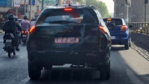 ഫോർച്യൂണറിന്റെ കുഞ്ഞനോ? കുറഞ്ഞ വിലയുള്ള 7-സീറ്റർ ഹൈബ്രിഡ് എസ്‌യുവിയുമായി ടൊയോട്ട; പരീക്ഷണം തുടങ്ങി 