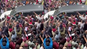 നാഷണൽ ക്രഷായ ശ്രീലീലയെ അടിച്ചെടുത്ത സുന്ദരൻ, 25 കോടി പ്രതിഫലം വാങ്ങിയിട്ടും കറക്കം ടൊയോട്ടയുടെ എസ്‌യുവിയിൽ