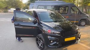 വണ്ടിപ്രാന്തനായ ടാക്സി ഡ്രൈവർ; എർട്ടിഗയിലെ കിടിലൻ മോഡിഫിക്കേഷൻ കണ്ടാൽ ആരും നോക്കിപോകും