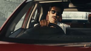 വണ്ടി ചവിട്ടിയാൽ അവിടെ നിൽക്കും; കർവ്വിൻ്റെ പുതിയ പരസ്യചിത്രവുമായി വിക്കി കൗശൽ