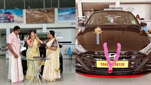 ഇൻഫ്ലുവൻസറായ മകൾക്ക് വിഷു കൈനീട്ടമായി അച്ഛനും അമ്മയും നൽകിയത് 14 ലക്ഷത്തിന്റെ കാർ, വണ്ടി കണ്ടോ