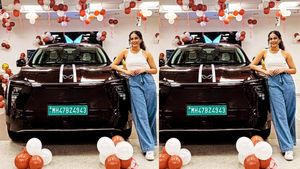 പുതിയ സിനിമയിറങ്ങാൻ ദിവസങ്ങൾ മാത്രം, റിലീസിന് മുമ്പേ പുത്തൻ കാർ വാങ്ങി ടോളിവുഡിന്റെ ഭാഗ്യനായിക