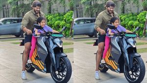 സോഷ്യല്‍ മീഡിയ കത്തിച്ച് ദുല്‍ഖറും കുഞ്ഞുമാലാഖയും! 369 ഗരാജിലെ ആദ്യ ഇലക്ട്രിക് ബൈക്ക് കണ്ടോ?