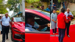 വാങ്ങി മുറ്റത്തിടാനല്ല, പറപ്പിച്ച് ഓടിക്കാൻ! 10.50 കോടിയുടെ ഫെറാറി വാങ്ങുന്ന ഏറ്റവും പ്രായം കൂടിയ ഇന്ത്യക്കാരൻ