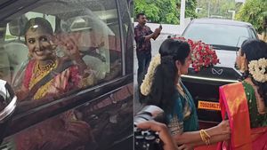 2 വര്‍ഷം കല്ല്യാണത്തിന് സമ്മതിച്ചില്ല, ഒടുക്കം സീരിയല്‍ നടിക്ക് 33 ലക്ഷത്തിന്റെ കാര്‍ സമ്മാനിച്ച് മാതാപിതാക്കൾ