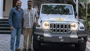 ജാനുവിനെ പ്രേക്ഷകർക്ക് നൽകിയ സംവിധായകൻ; ഥാർ റോക്സ് സമ്മാനിച്ചതാരാണെന്ന് കണ്ടോ